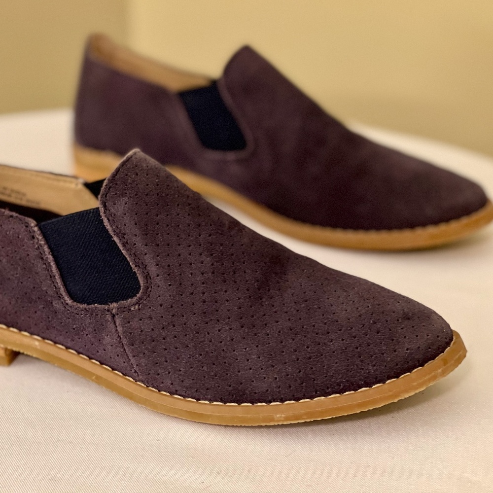 Purple perforated suede loafer slip on Hush Puppies size 8